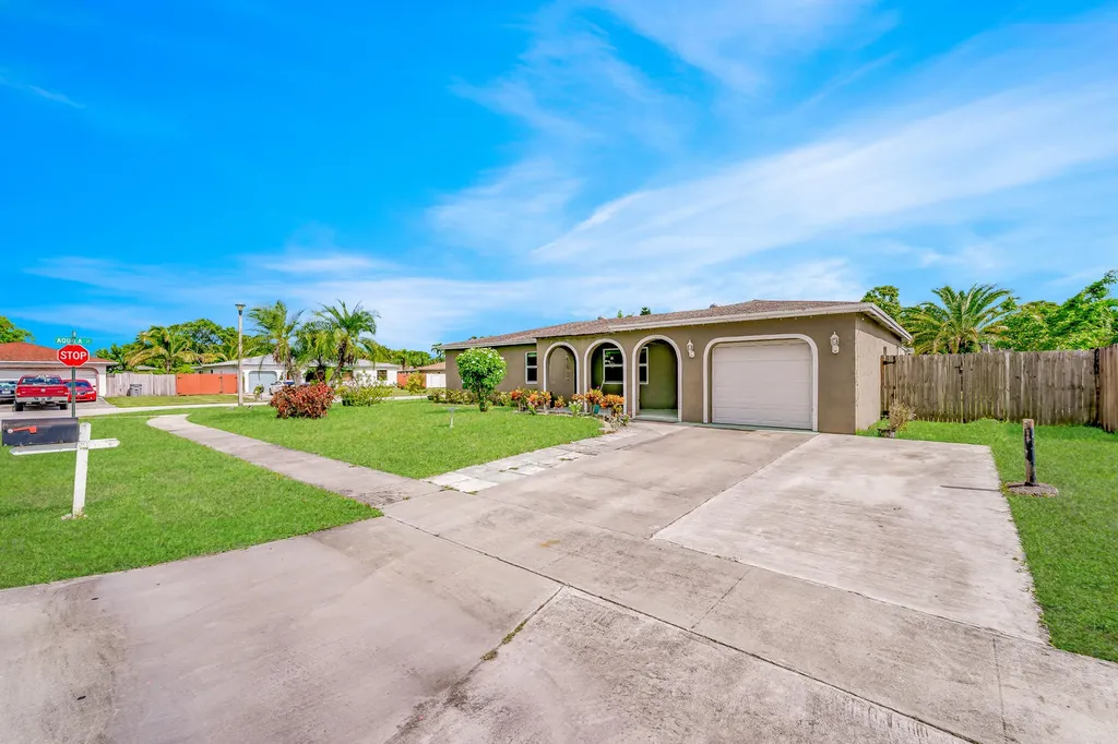 4784 Alfresco Street Boca Raton FL 33428