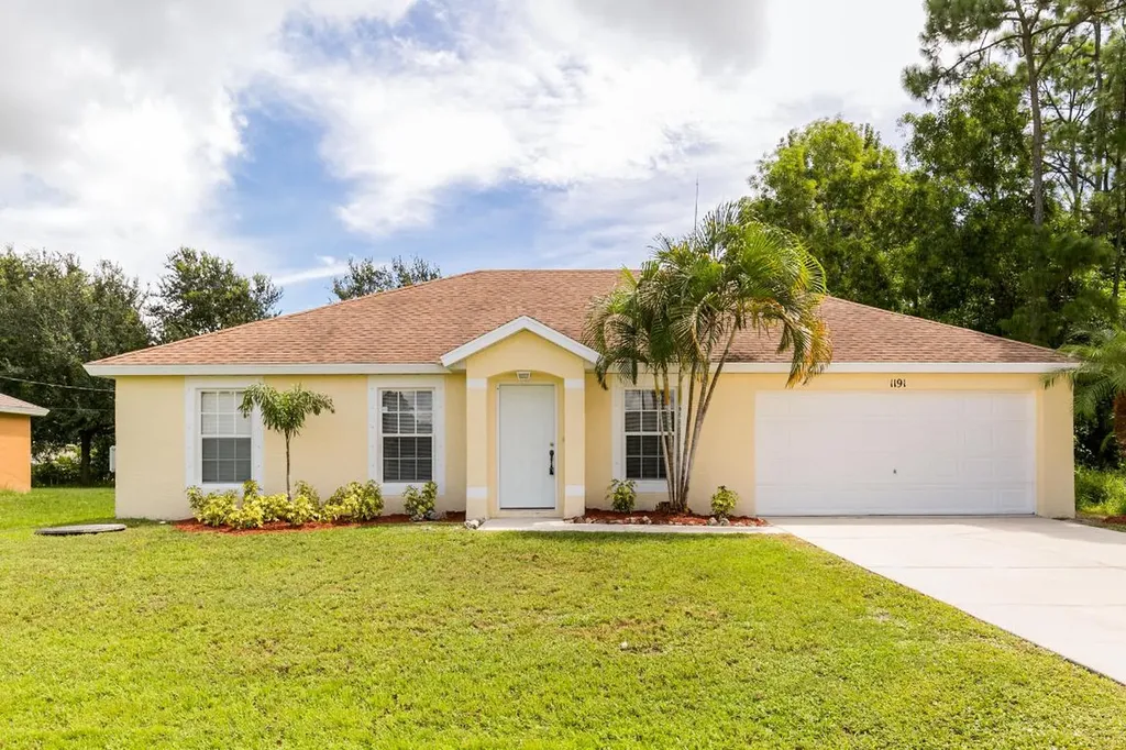 1191 SE Puritan Lane Port St Lucie FL 34983