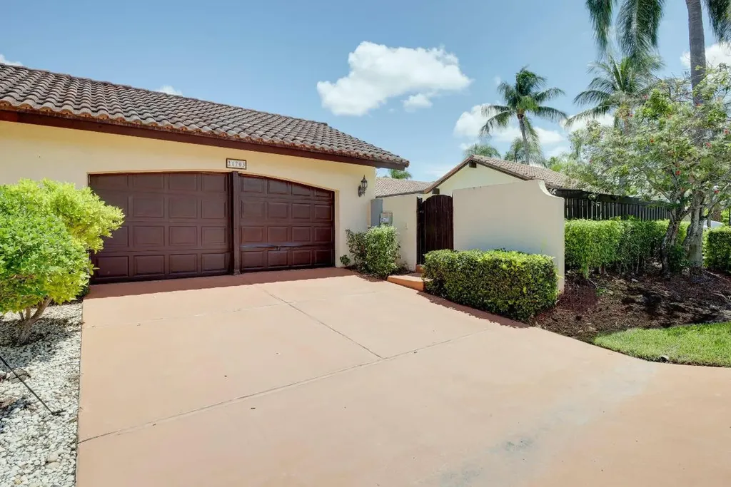 21703 San Simeon Circle Boca Raton FL 33433