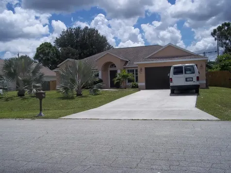 638 SW Post Terrace Port St Lucie FL 34953
