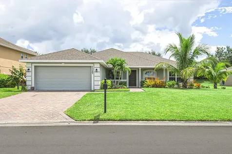 1327 Scarlet Oak Circle Vero Beach FL 32966