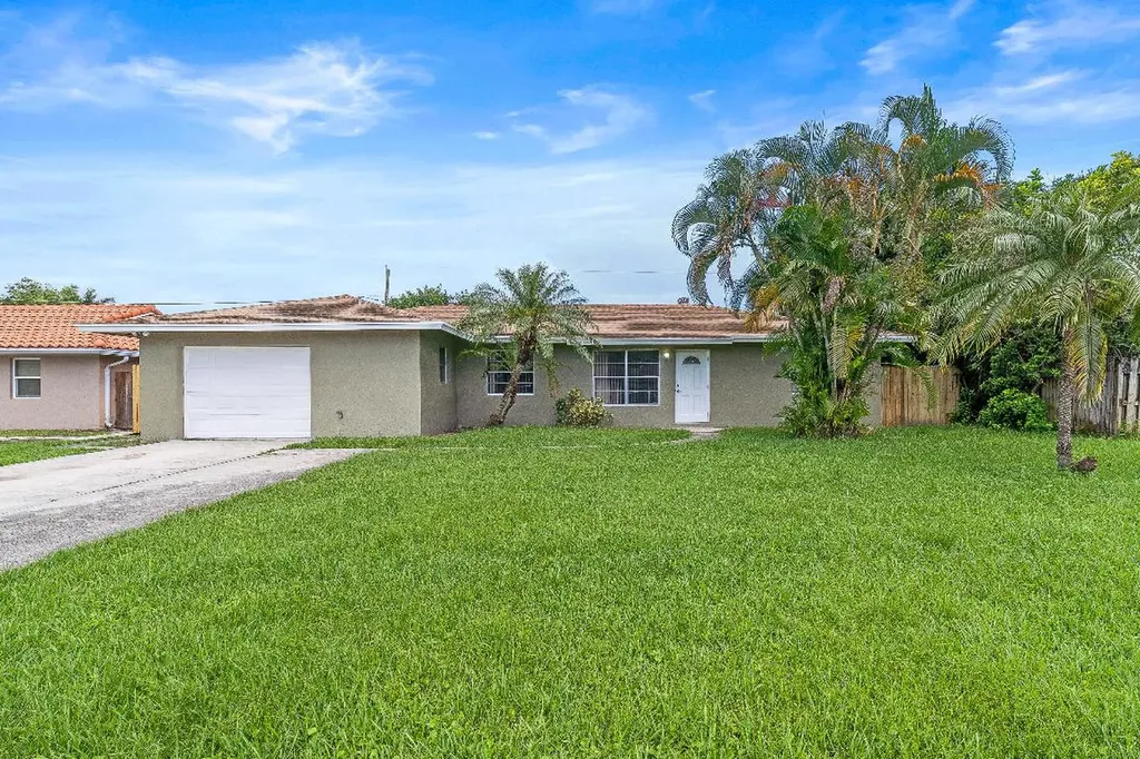 3835 Dorrit Avenue Boynton Beach FL 33436