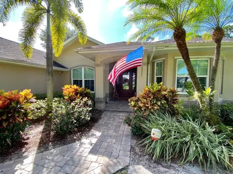425 40th Court SW Vero Beach FL 32968