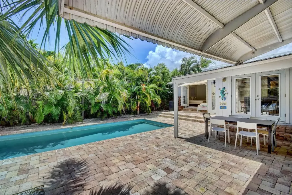820 N M Street Lake Worth Beach FL 33460