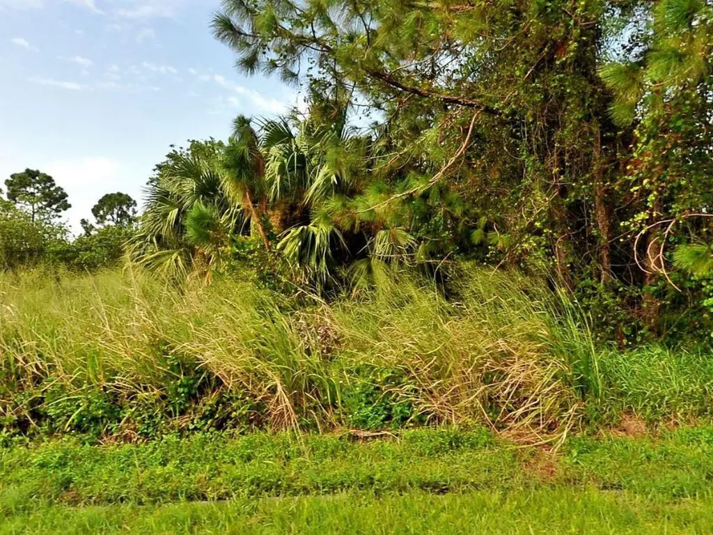 963 SW Whittier Terrace Port St Lucie FL 34953