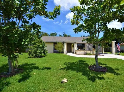 1781 SE Vesthaven Court Port St Lucie FL 34952