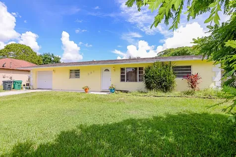 381 SE Dalva Avenue Port St Lucie FL 34984