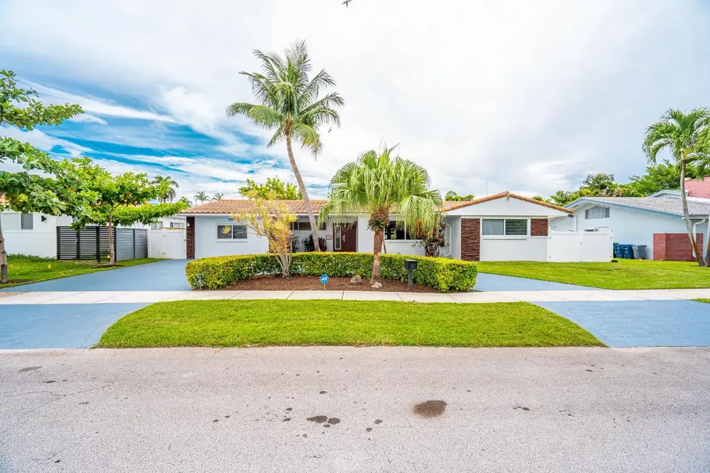 2005 NE 198th Terrace Miami FL 33179