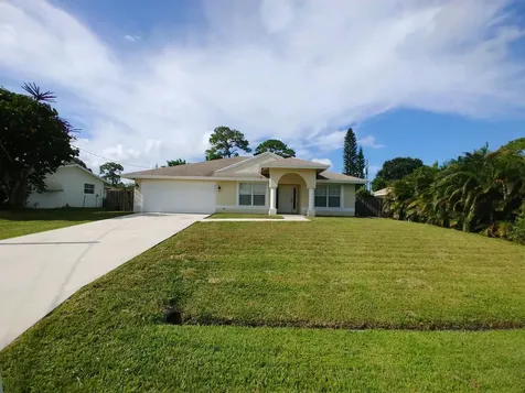 365 NE Surfside Avenue Port St Lucie FL 34983