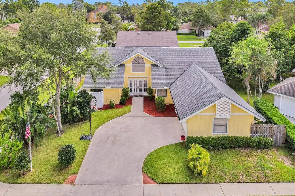 13448 Hyacinth Court Wellington FL 33414