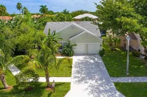 8570 Old Towne Way Boca Raton FL 33433