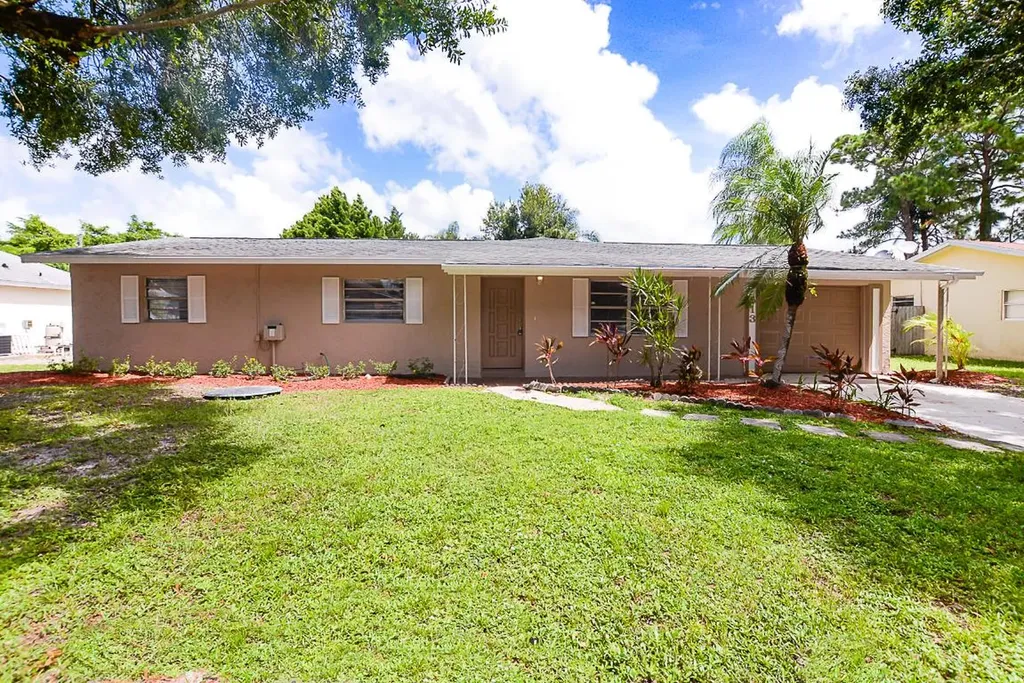 513 NW Riverside Drive Port St Lucie FL 34983