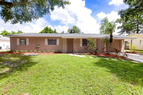 513 NW Riverside Drive Port St Lucie FL 34983