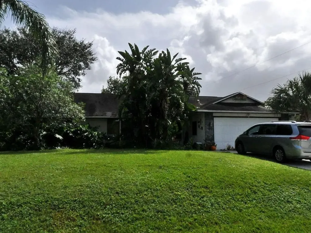702 SW Ancona Road Port St Lucie FL 34953