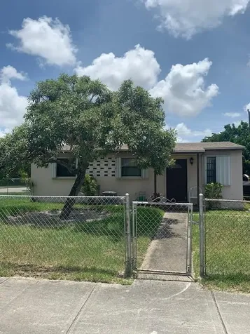 901 NW 34th Avenue Lauderhill FL 33311