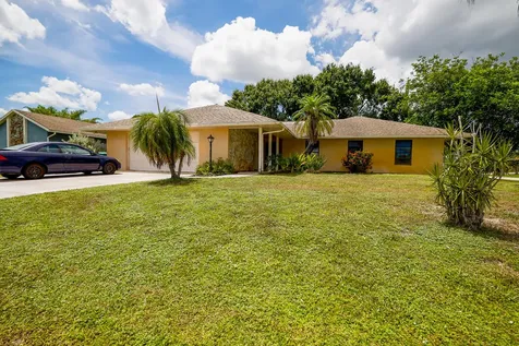 1902 SE Esterbrook Street Port St Lucie FL 34983