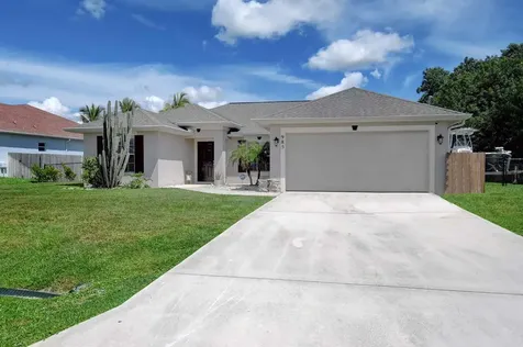 985 SW Hamberland Avenue Port St Lucie FL 34953