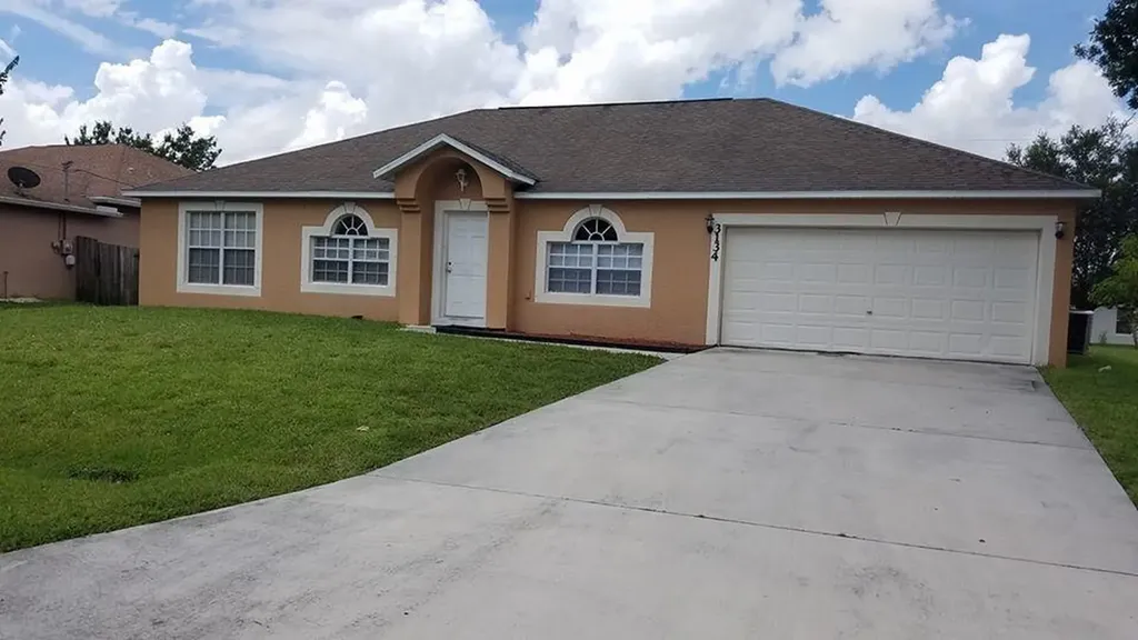 3134 SW Cathedral Street Port St Lucie FL 34953
