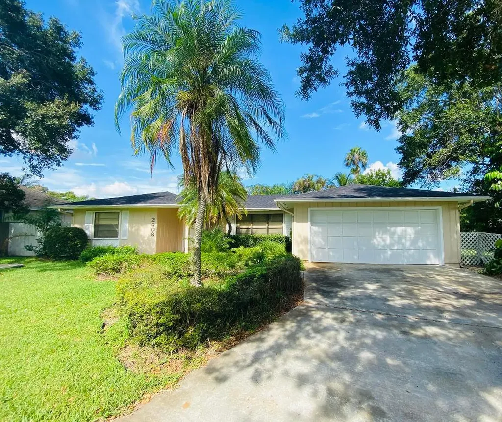 2408 SE Blackhorse Street Port St Lucie FL 34984
