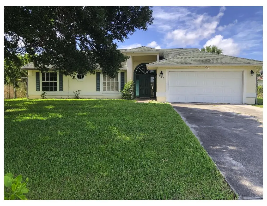 812 SE Chaloupe Avenue Port St Lucie FL 34983