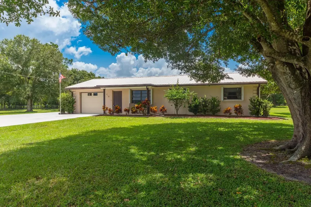 310 NW 113th Drive Okeechobee FL 34972