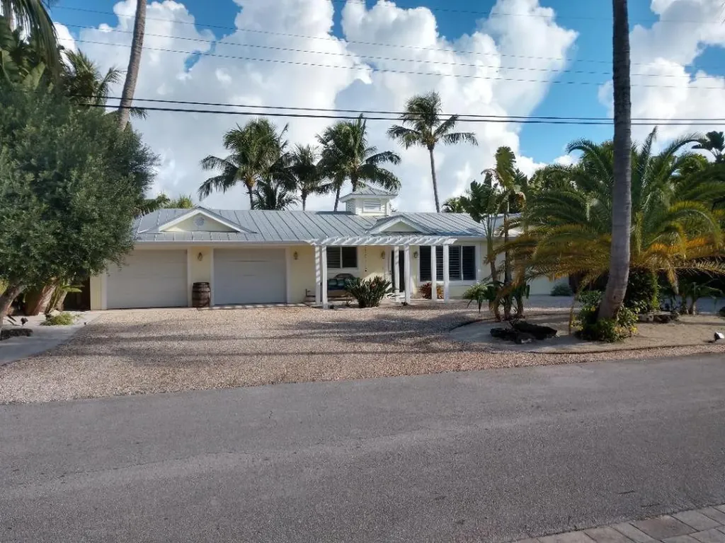 8413 SE Banyan Tree Street Hobe Sound FL 33455