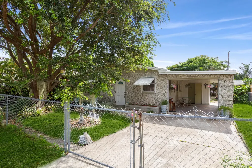 3710 NE 12th Avenue Pompano Beach FL 33064