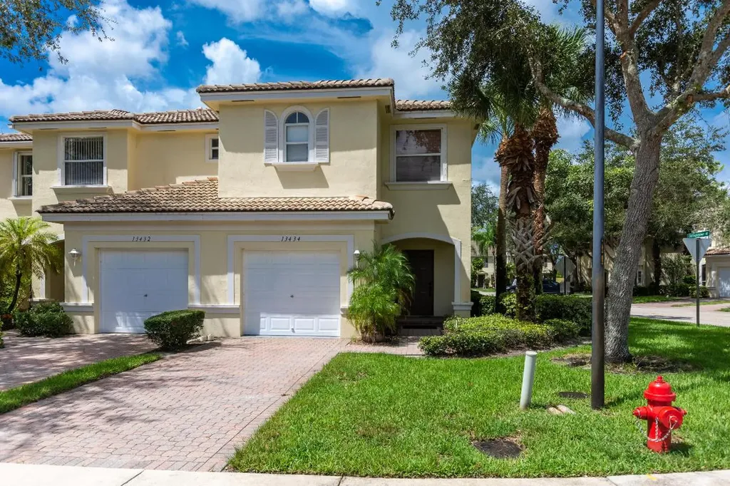 13434 Georgian Court Wellington FL 33414