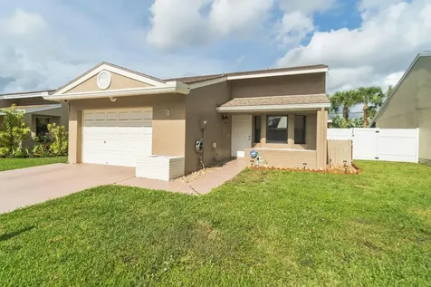 3 Hawthorne Lane Boynton Beach FL 33426