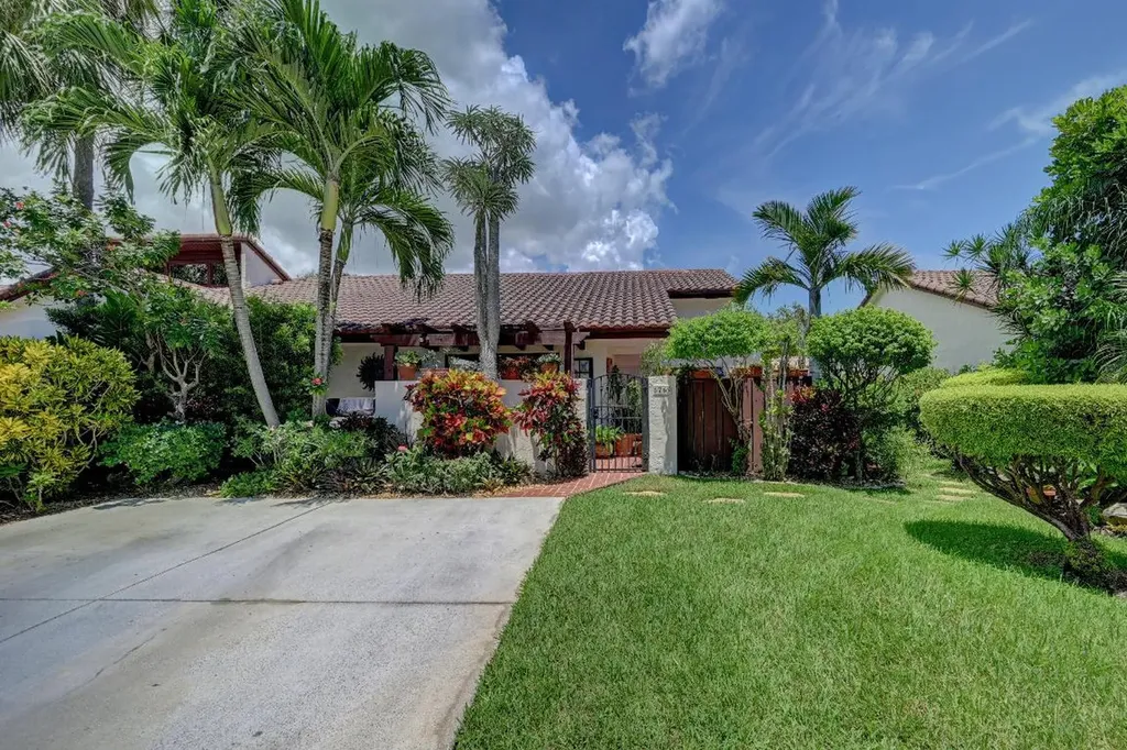 6769 Tiburon Circle Boca Raton FL 33433