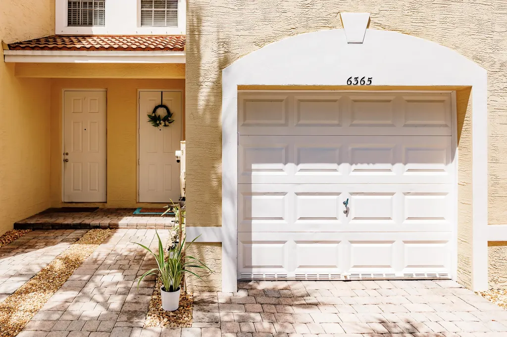 6365 Landings Terrace Tamarac FL 33321