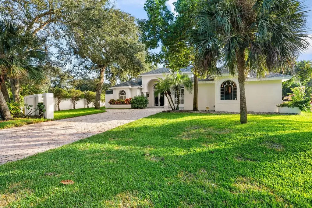 690 Eugenia Road Vero Beach FL 32963