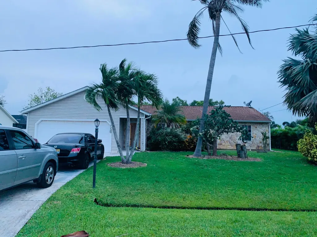 2873 SE Rawlings Road Port St Lucie FL 34952