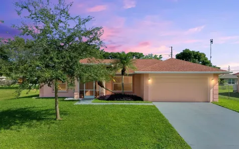 2007 SE Heathwood Circle Port St Lucie FL 34952
