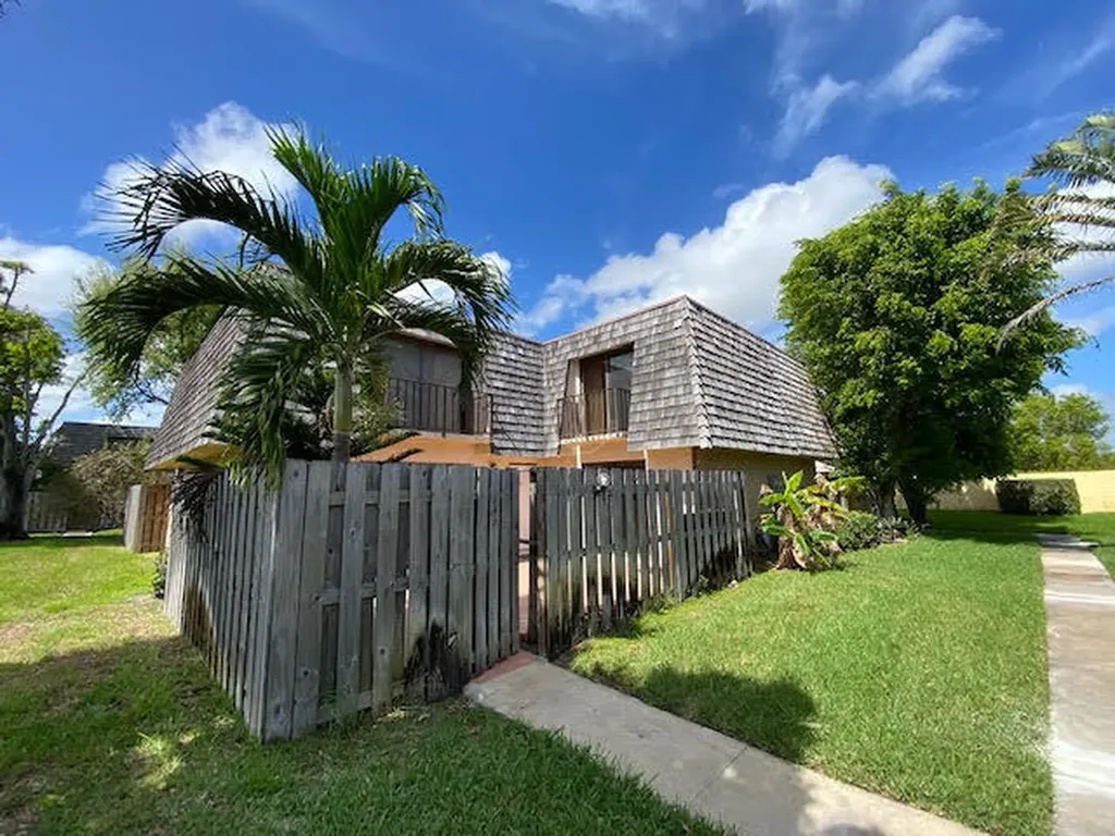 249 Woodland Road Palm Springs FL 33461