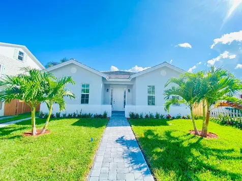 722 N Ocean Breeze Lake Worth Beach FL 33460