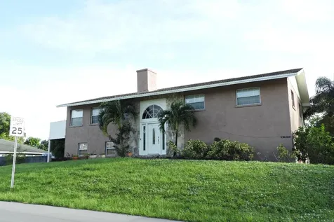 2290 N 25th Street Fort Pierce FL 34946