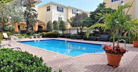 2502 N Dixie Highway Lake Worth Beach FL 33460
