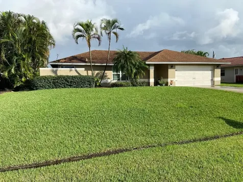 2362 SE Calcutta Circle Port St Lucie FL 34952