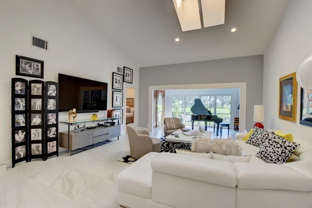 7460 Glendevon Lane Delray Beach FL 33446