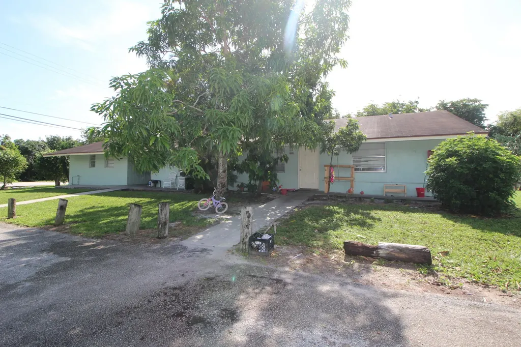 4723 Davis Road Lake Worth FL 33461