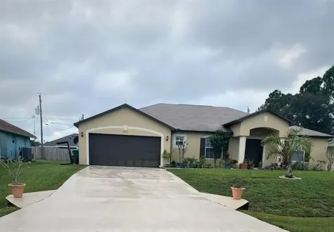 1077 SW Bay State Road Port St Lucie FL 34953