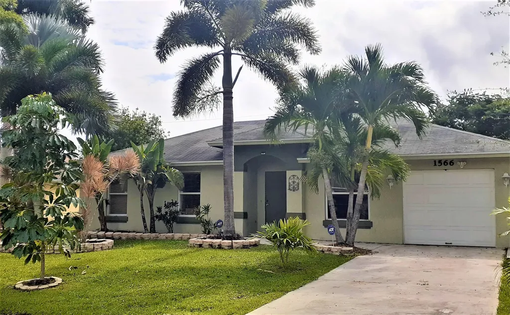 1566 SW Medley Lane Port St Lucie FL 34953