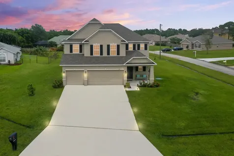 201 SW Veal Court Port St Lucie FL 34953