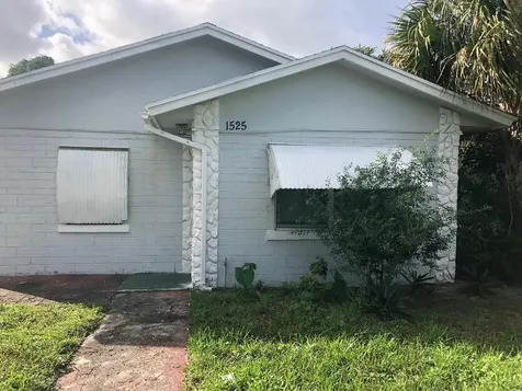 1525 W 15th Street Riviera Beach FL 33404