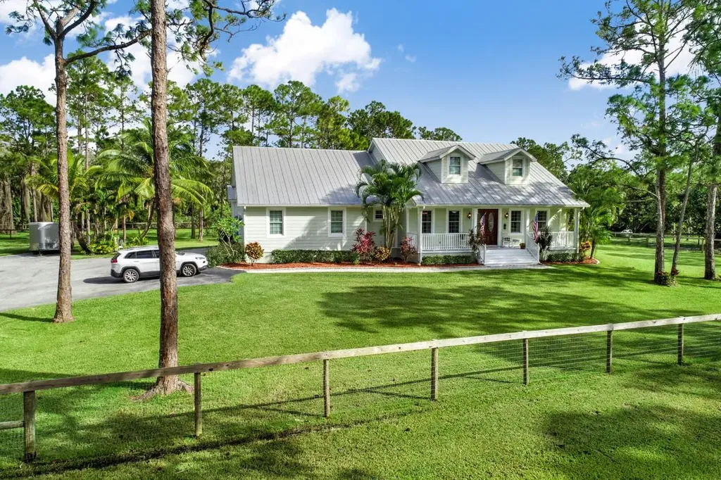 13757 SE Ranchland Avenue Hobe Sound FL 33455
