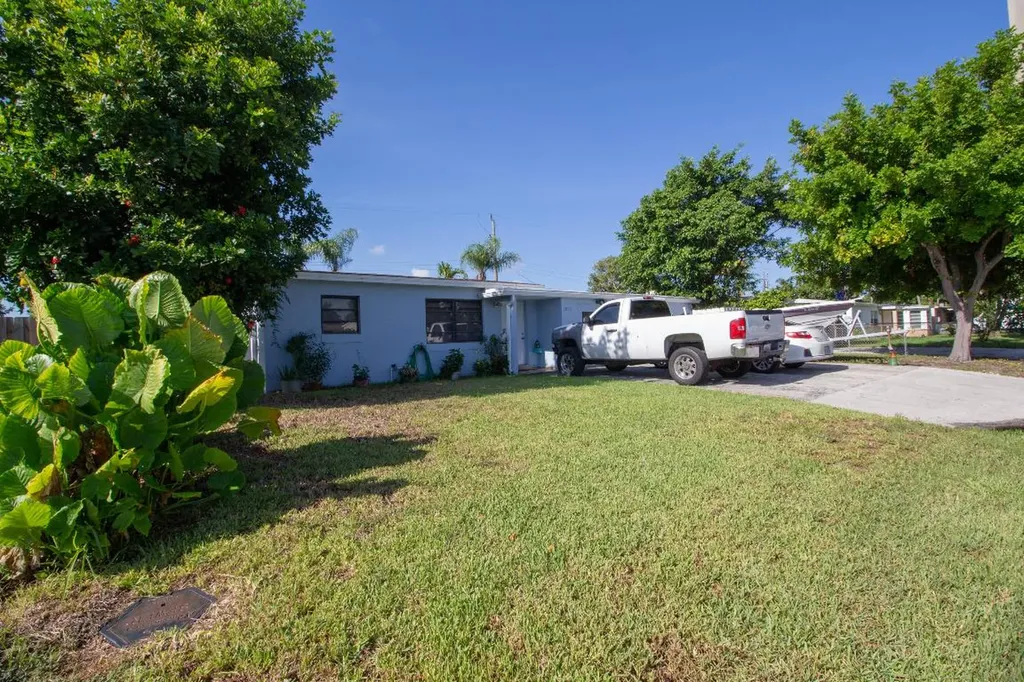 1572 NE 28th Street Pompano Beach FL 33064
