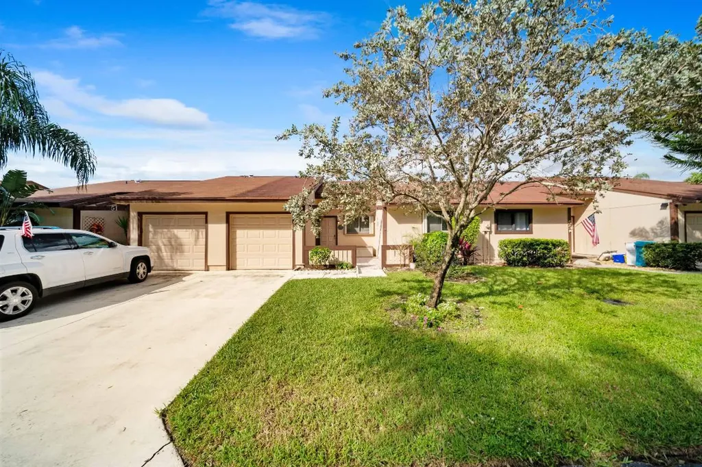 53 Mayfair Lane Boynton Beach FL 33426