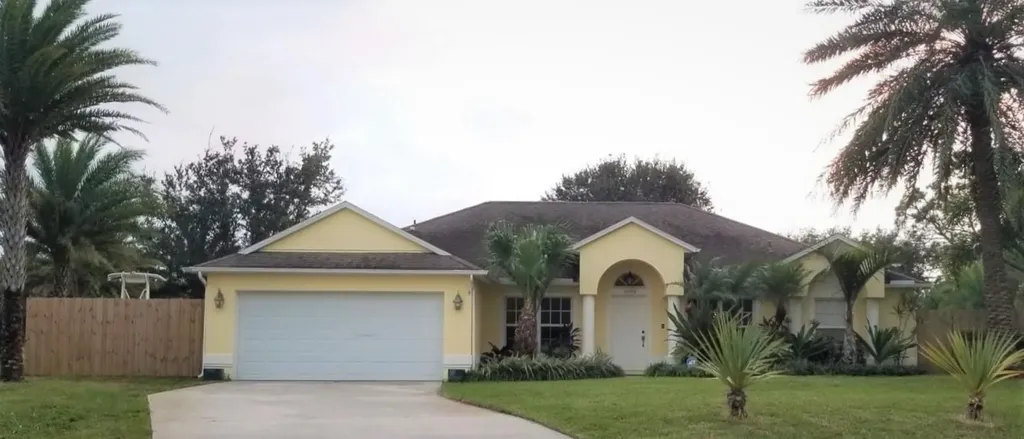 1592 SW Abacus Avenue Port St Lucie FL 34953