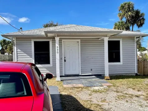 920 SE Nassau Avenue Stuart FL 34994